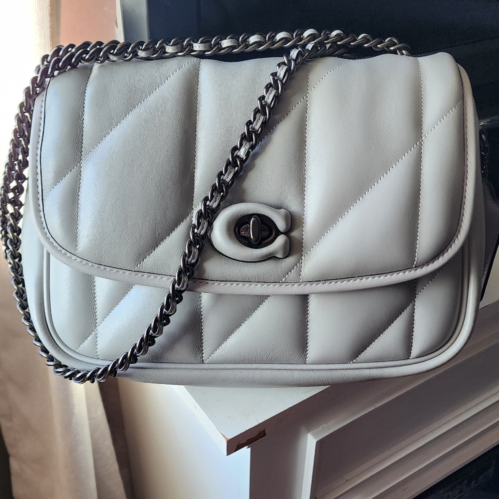 Coach Pillow Madison in Dove Grey 🕊